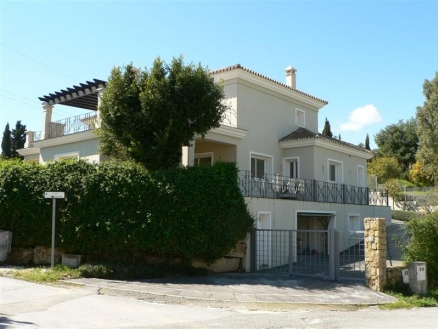Villa for sale in town, Spain 121538