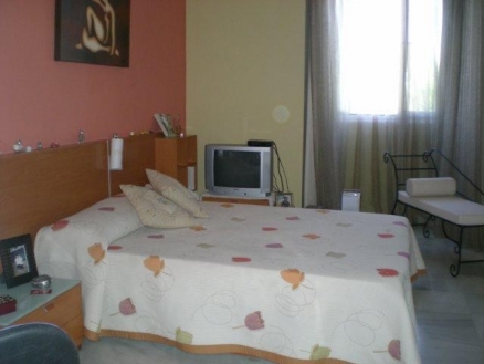 Townhome with 3 bedroom in town, Spain 121948