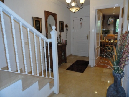 Townhome with 3 bedroom in town 122056