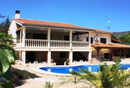 Villa&nbsp;for&nbsp;sale&nbsp;in&nbsp;town&nbsp;122113