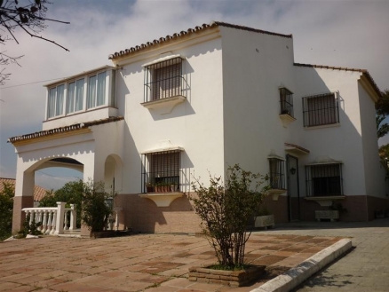 Estepona property: Villa for sale in Estepona 122128