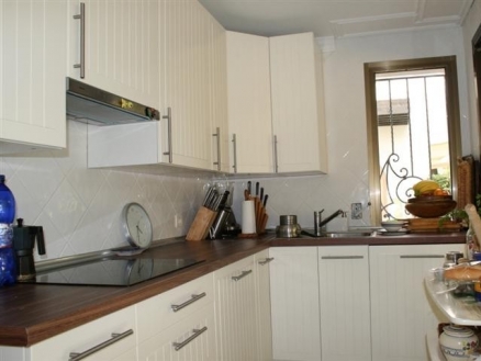 Malaga property | 3 bedroom Apartment 122211