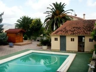 Villa for sale in town, Spain 122571