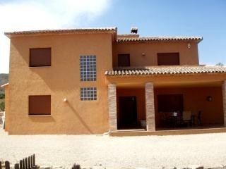 Villa&nbsp;for&nbsp;sale&nbsp;in&nbsp;town,&nbsp;Spain&nbsp;122587