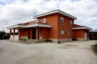 Villa&nbsp;for&nbsp;sale&nbsp;in&nbsp;town,&nbsp;Spain&nbsp;122636