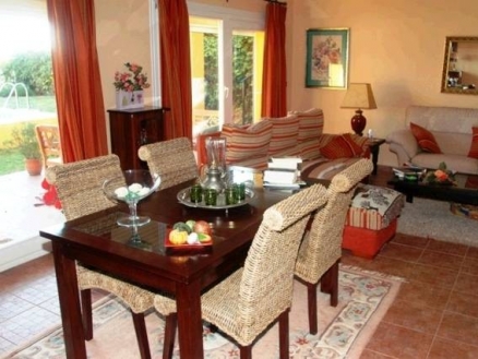 Estepona property: Villa with 3 bedroom in Estepona 123433