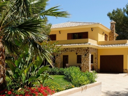 Villa&nbsp;for&nbsp;sale&nbsp;in&nbsp;town,&nbsp;Spain&nbsp;123700
