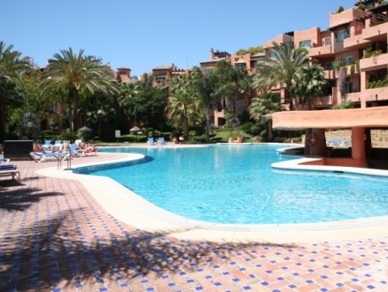 Apartment with 3 bedroom in town 123824