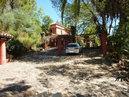 Benahavis&nbsp;property:&nbsp;Malaga&nbsp;Villa&nbsp;124438