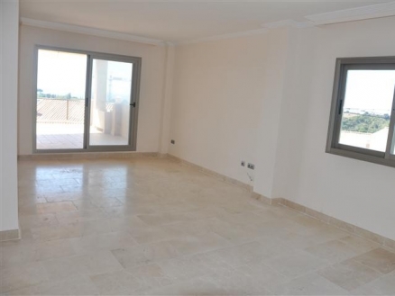 Estepona property: Apartment with 3 bedroom in Estepona 124505