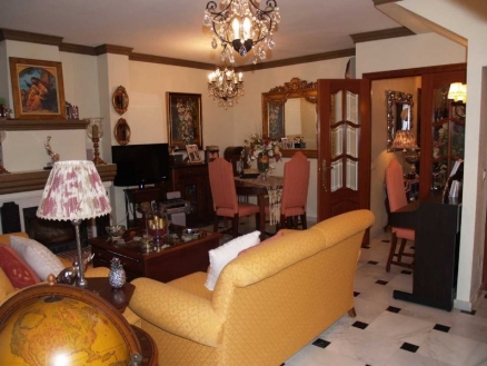 Estepona property: Townhome with 4 bedroom in Estepona, Spain 124510