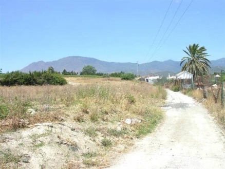 Estepona property: Land with bedroom in Estepona 124583
