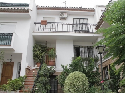 Estepona property: Townhome with 4 bedroom in Estepona 124635