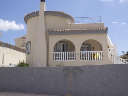Villa&nbsp;for&nbsp;sale&nbsp;in&nbsp;town,&nbsp;Spain&nbsp;125123