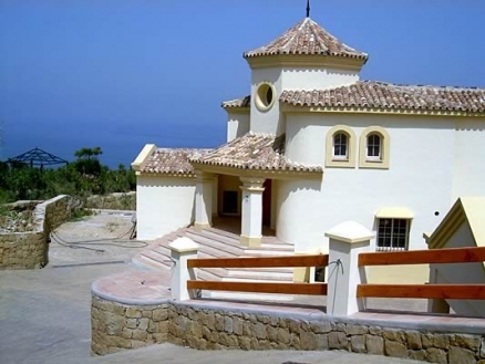 Villa&nbsp;with&nbsp;6&nbsp;bedroom&nbsp;in&nbsp;town&nbsp;125400