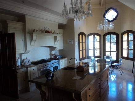 Malaga&nbsp;property&nbsp;|&nbsp;6&nbsp;bedroom&nbsp;Villa&nbsp;126600