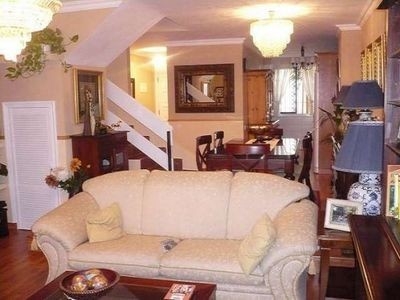 Townhome&nbsp;with&nbsp;4&nbsp;bedroom&nbsp;in&nbsp;town&nbsp;126931