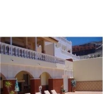 Villa&nbsp;for&nbsp;sale&nbsp;in&nbsp;town,&nbsp;Spain&nbsp;127611