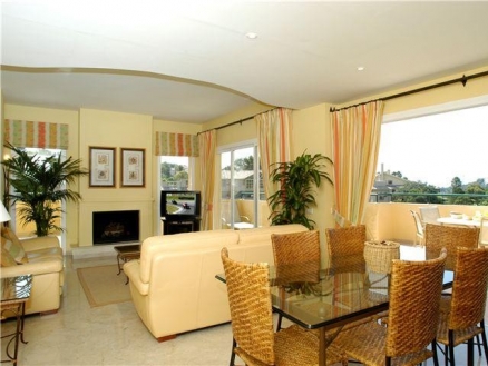 Rio&nbsp;Real&nbsp;property:&nbsp;Apartment&nbsp;with&nbsp;3&nbsp;bedroom&nbsp;in&nbsp;Rio&nbsp;Real&nbsp;127960