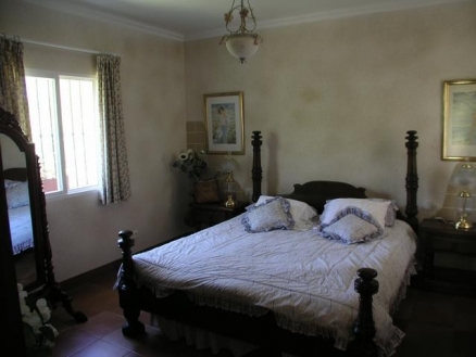 Villa&nbsp;with&nbsp;5&nbsp;bedroom&nbsp;in&nbsp;town,&nbsp;Spain&nbsp;128543