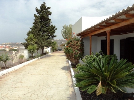 Villa&nbsp;with&nbsp;4&nbsp;bedroom&nbsp;in&nbsp;town&nbsp;128677