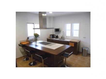 Villa&nbsp;for&nbsp;sale&nbsp;in&nbsp;town,&nbsp;Spain&nbsp;131265