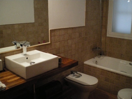 Villa&nbsp;with&nbsp;4&nbsp;bedroom&nbsp;in&nbsp;town,&nbsp;Spain&nbsp;131265