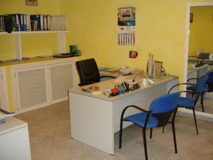 Commercial&nbsp;with&nbsp;4&nbsp;bedroom&nbsp;in&nbsp;town,&nbsp;Spain&nbsp;131304