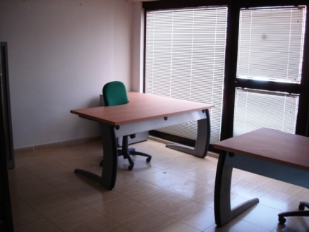 Commercial&nbsp;with&nbsp;4&nbsp;bedroom&nbsp;in&nbsp;town,&nbsp;Spain&nbsp;131306