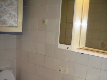 Commercial&nbsp;with&nbsp;bedroom&nbsp;in&nbsp;town&nbsp;131310