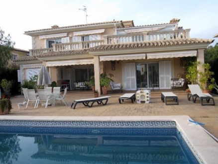 Villa&nbsp;for&nbsp;sale&nbsp;in&nbsp;town,&nbsp;Spain&nbsp;131330