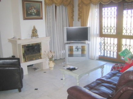 Villa&nbsp;with&nbsp;3&nbsp;bedroom&nbsp;in&nbsp;town&nbsp;132642