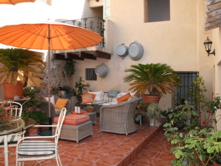 Townhome&nbsp;for&nbsp;sale&nbsp;in&nbsp;town,&nbsp;Spain&nbsp;135773