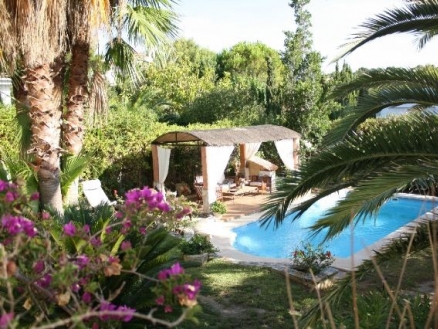 Villa&nbsp;with&nbsp;4&nbsp;bedroom&nbsp;in&nbsp;town&nbsp;135876