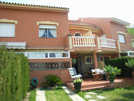 Townhome&nbsp;with&nbsp;3&nbsp;bedroom&nbsp;in&nbsp;town&nbsp;135937