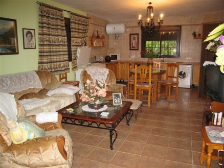 Villa&nbsp;with&nbsp;4&nbsp;bedroom&nbsp;in&nbsp;town&nbsp;137097