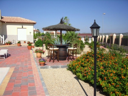 Villa&nbsp;for&nbsp;sale&nbsp;in&nbsp;town,&nbsp;Spain&nbsp;139341
