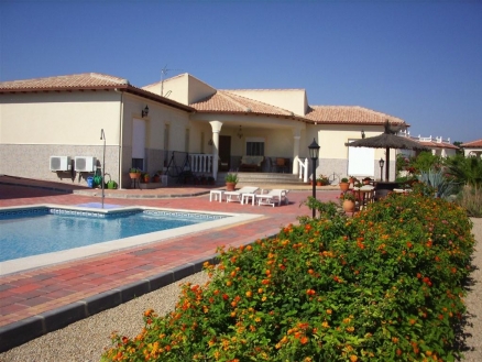 Villa&nbsp;with&nbsp;3&nbsp;bedroom&nbsp;in&nbsp;town,&nbsp;Spain&nbsp;139341