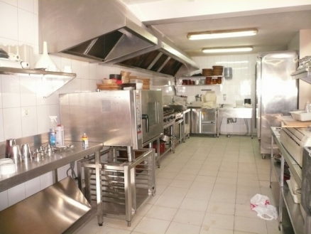 Commercial&nbsp;for&nbsp;sale&nbsp;in&nbsp;town,&nbsp;Spain&nbsp;140177