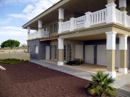 Villa&nbsp;with&nbsp;4&nbsp;bedroom&nbsp;in&nbsp;town,&nbsp;Spain&nbsp;142497