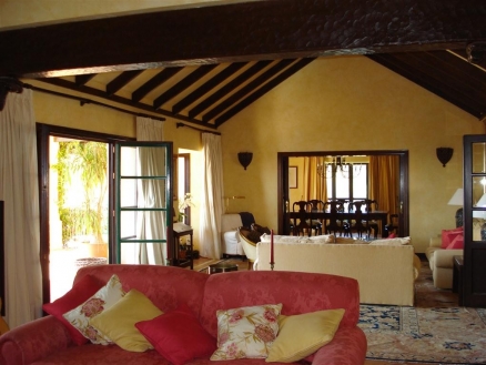 Benahavis&nbsp;property:&nbsp;Malaga&nbsp;property&nbsp;|&nbsp;5&nbsp;bedroom&nbsp;Villa&nbsp;142570