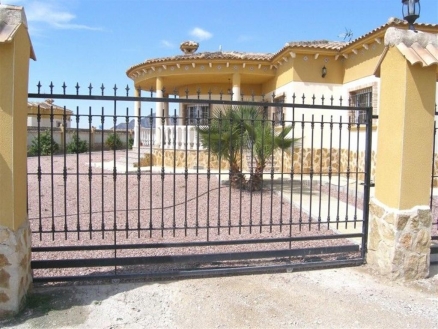 Catral&nbsp;property:&nbsp;Villa&nbsp;with&nbsp;4&nbsp;bedroom&nbsp;in&nbsp;Catral&nbsp;142663