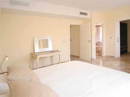 Cadiz&nbsp;property&nbsp;|&nbsp;4&nbsp;bedroom&nbsp;Townhome&nbsp;145602