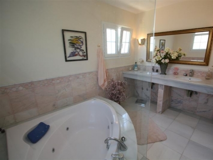 Villa&nbsp;for&nbsp;sale&nbsp;in&nbsp;town,&nbsp;Malaga&nbsp;147288