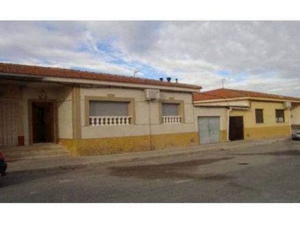 Villa for sale in town, Spain 147548