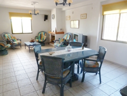  5 bedroom Villa 151101