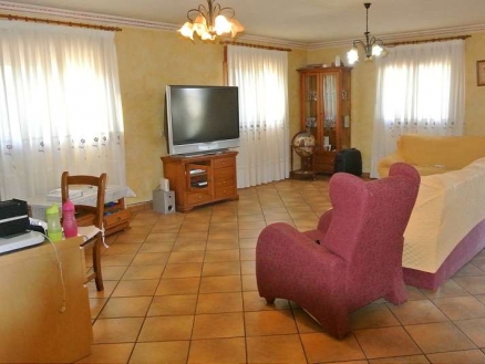 Villa for sale in town,  151104