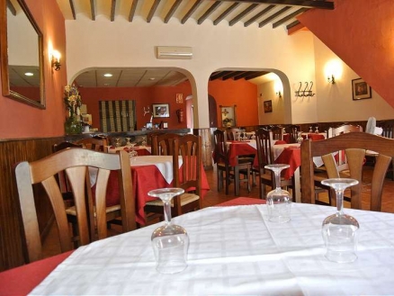 Commercial with bedroom in town, Spain 151107