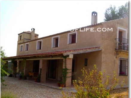 Farmhouse with 6 bedroom in town 151437