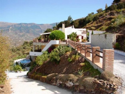 Villa with 4 bedroom in town 151453